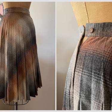 Vintage 1970’s pleated bias cut plaid skirt | coffee shop, back to school, Light Academia, XXS 