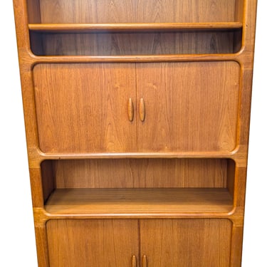 Dyrlund Teak Hutch w Tambour Doors - 0625103