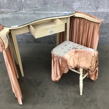 Vintage Dressing Table with Stool (Seattle)