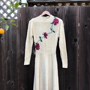 1940s rose knit dress . vintage 40s floral knit dress . size xs to small 