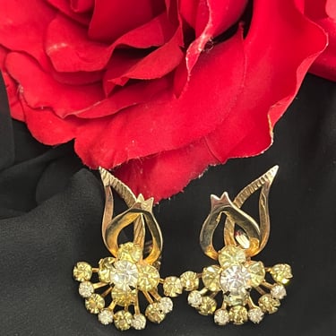 Vintage Pin Up Earrings, Dazzling Bling, Cut Out Setting, Sarah Coventry, Vintage 50s 60s 