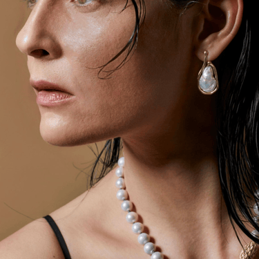 Julie Cohn | Saturn Pearl Earring