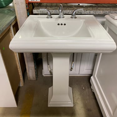 Kohler 'Memoirs' Classic Pedestal Sink with Faucet Hardware