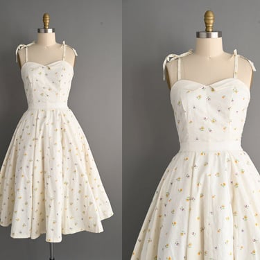 vintage 1960s White Cotton Floral Print Dress - Size Medium 