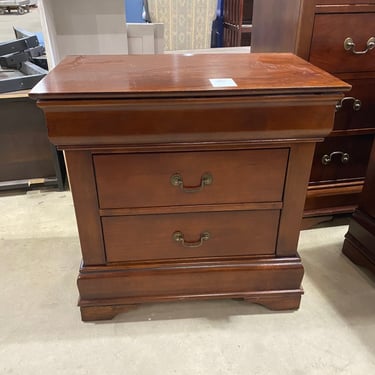 Cherry Stained 2-Drawer Nightstand