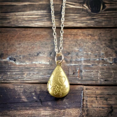 Gold Teardrop Locket Necklace, Flower Locket Pendant, Vintage Locket, Petite Jewelry, Gift for Her 