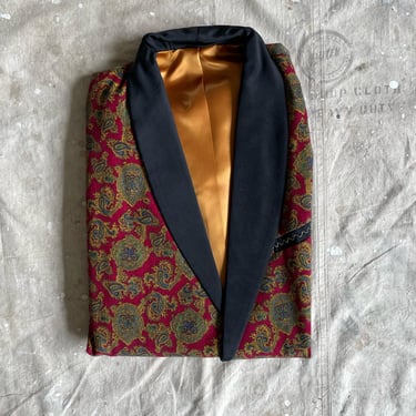 Size L 1940s 1950s NOS Printed Corduroy Paisley Smoking Jacket with Grosgrain Collar and Cocktail/Turn Up Cuffs 2309 