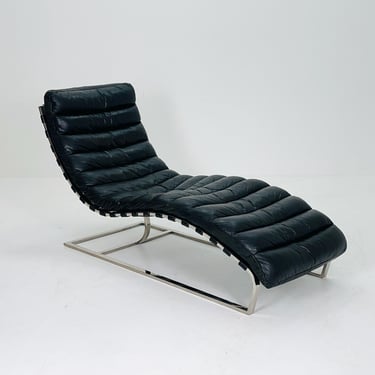 Mid Century Bauhaus style Lounge chair black  leather and chrome, 1980s Italy 