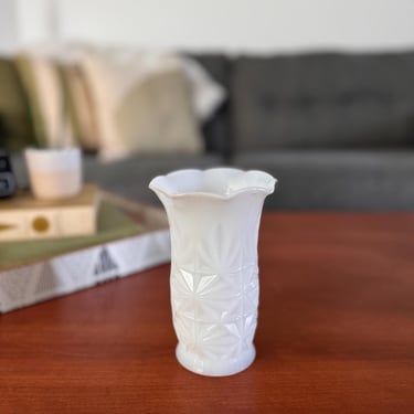 Vintage Hazel Atlas Milk Glass Ruffled Starburt Vase 