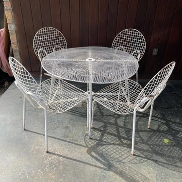 Vintage Outdoor Wire Patio Set Chairs Table Mid-Century Modern 