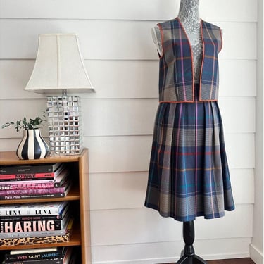 Vintage 1970s Preppy Plaid Vest & Skirt Matching Set Academia 