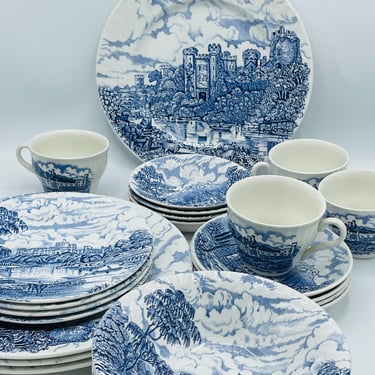 Vintage Service for (4) Johnson Brothers Bros. Old  BRITAIN CASTLES Blue Dinnerware Set 24 PCS 