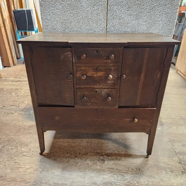 Antique Quartersawn Oak Sideboard 42 x 41.25 x 20.125