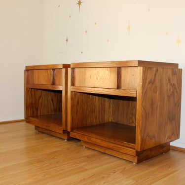 Pair of Vintage Cubist Oak Nightstands by Lane