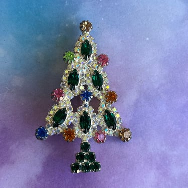 jeweled Christmas tree brooch vintage glittery rhinestone pin 