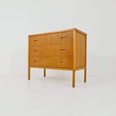 Mid century modern oak dresser chest of drawers by Bertil Fridhagen for Bodafors, 1960s 