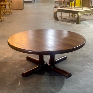 Vintage 1970s Round Teak Coffee Table by Dyrlund 