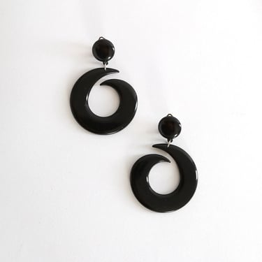 Vintage 1960s black plastic dangle hood clip on earrings 