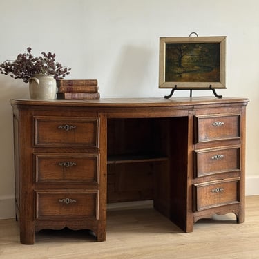Rare 19th Century Fench Oak Desk from Mazarin Region 