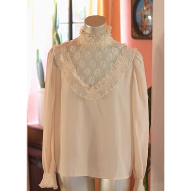 Vintage Victorian Blouse - 1970s - Gunne Sax Style - High Neck, Lace 