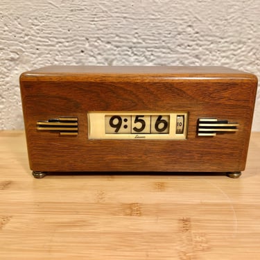 1940s Lawson Electric Flip Clock, Mahogany Case, Nicely Working Style 217 The Southerner 