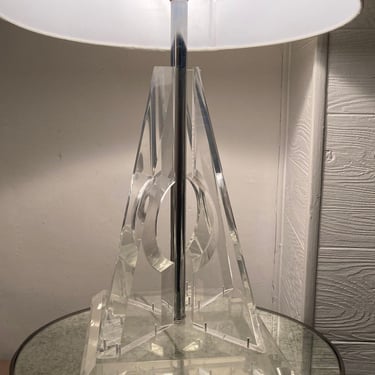 Mid Century Modern Lucite Lamp 