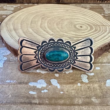 SAND CAST Vintage 70s Sterling Silver & Green Turquoise Brooch | 1970s Hand Stamped Pin | Native American Navajo Southwestern Style Jewelry 