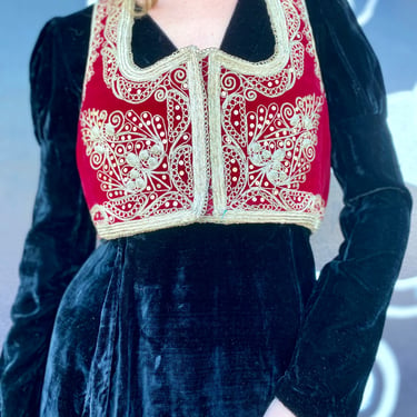 Capulet Embroidered Vest