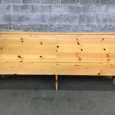 Gigantic Pine Bench (Seattle)