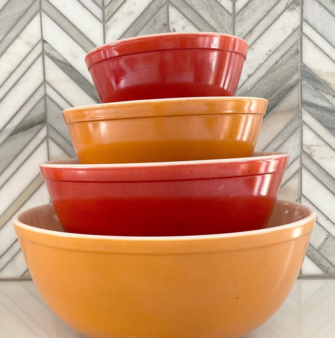 Vintage Rubbermaid Party Plan Orange Dual Spout Mixing Bowl Rare JA5-2928 1