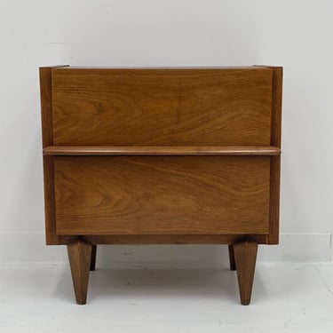 Free Insured Shipping within Continental US - Vintage Mid Century Modern End Tables Stand 