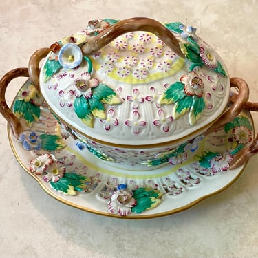Worcester Chestnut Basket, Reticulated Centerpiece 9” Tureen and 12” Underplate ~ Anique Hand Made, Painted Floral/branches from Italy 