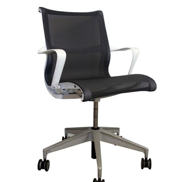 Contemporary Modern Herman Miller Setu White Office Arm Chair 