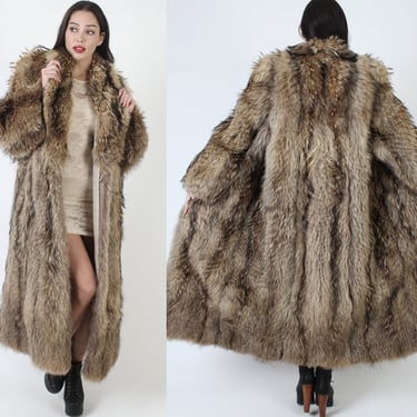 Full Length Natural Brown Tanuki Coat / Long Shaggy Racoon Fur Jacket / Vintage 80s Warm Feathered Shawl Collar Maxi 