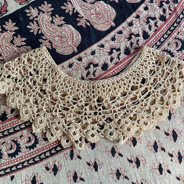 Vintage 1930’s cream crochet collar, cotton hand crocheted decorative collar | historical costume, reenactment 