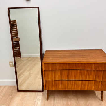 Mid Century Dresser and Mirror set 