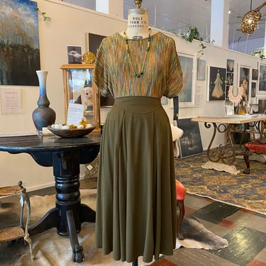 vintage skirt, olive green rayon, yoke waist, pleated skirt, medium, high waist, midi, classic fashion, 1980s skirt, made in uk, secretary 