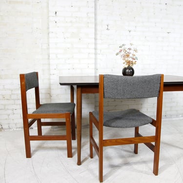 Vintage MCM walnut dining table with extension leaf | Free delivery only in NYC and Hudson Valley areas 