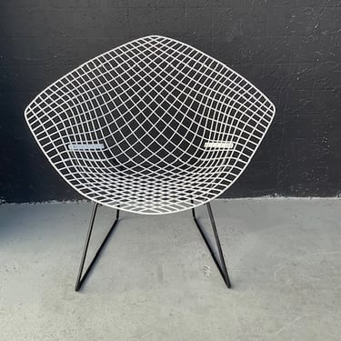 White Diamond Beetoia Chair