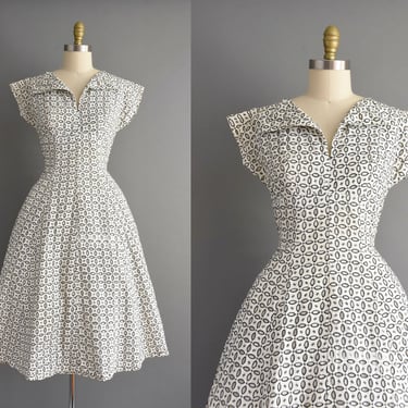 1950s dress | Black & White Eyelet Cotton Full Skirt Summer Day Dress | Medium | 50s vintage dress 
