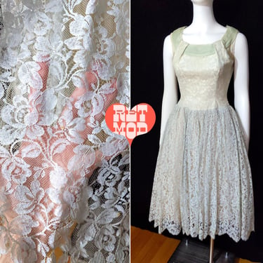 Beautiful Vintage 50s Light Pastel Green Lace Fit & Flare Party Dress 