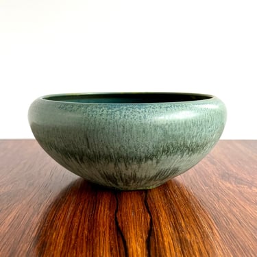 Marblehead Pottery Flower Bowl in Matte Green "Fur" Glaze from Arts and Crafts Era 