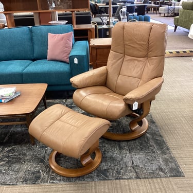 EKORNES STRESSLESS Butterscotch Leather Chair & Ottoman