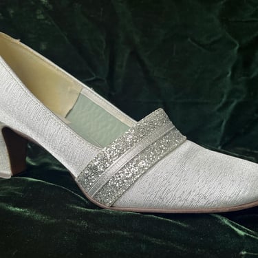 vintage mod silver shoes 1960s glitter shimmer dressy heels 7.5 