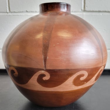 Peruvian Ceramic Vessel