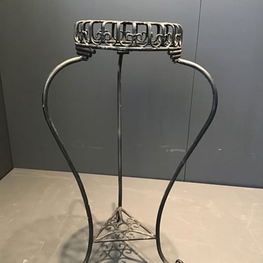 Metal Plant Stand (Seattle)