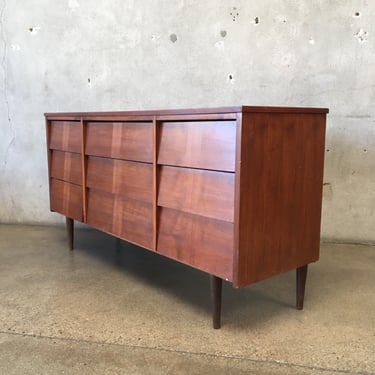 Mid Century Modern American Nine Drawer Dresser