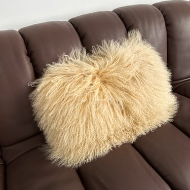 BEIGE MONGOLIAN LAMB FUR PILLOW, 12x20