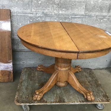 Clawfooted Oak Dining Table (Seattle)