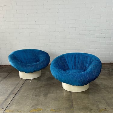 Krokus Style Lounge Chairs - Pair 